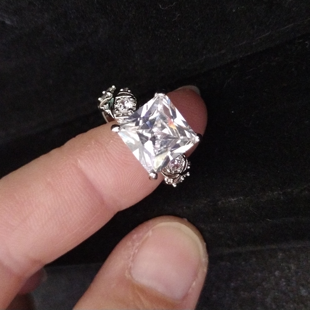 New Diamond cubic zirconia Ring Size 6 Item #006